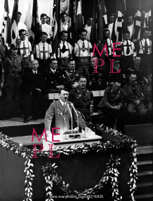 : Adolf Hitler : Adolf Hitler