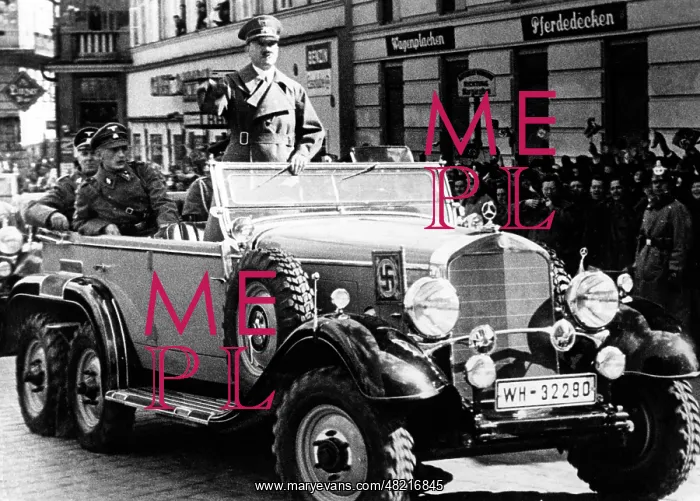 : Adolf Hitler : Adolf Hitler