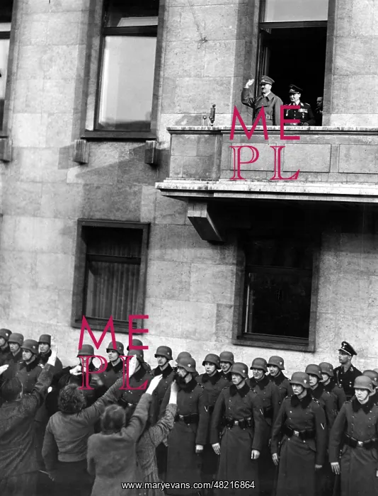 : Adolf Hitler : Adolf Hitler