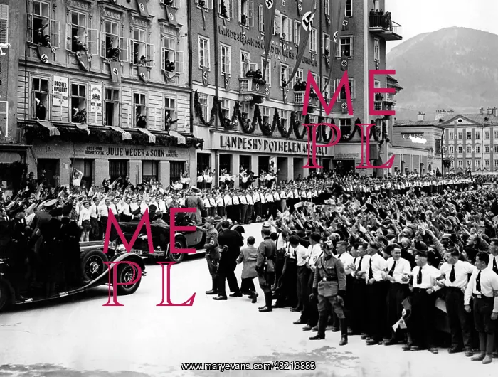 : Adolf Hitler : Adolf Hitler