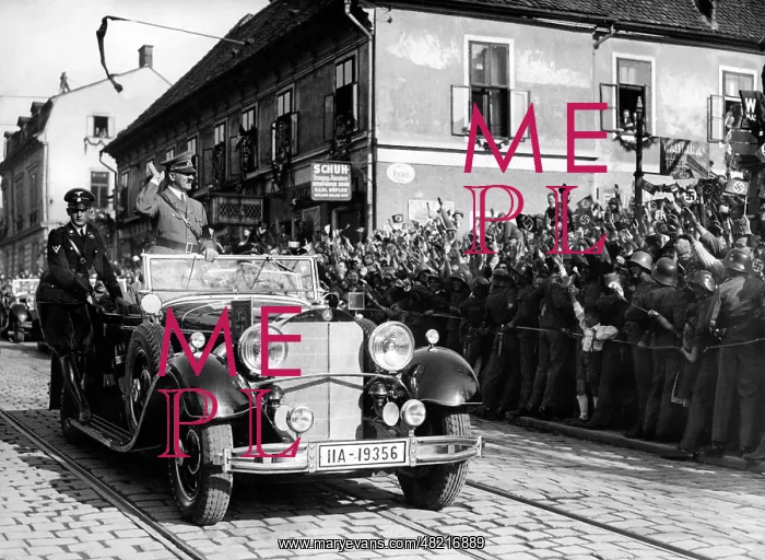 : Adolf Hitler : Adolf Hitler