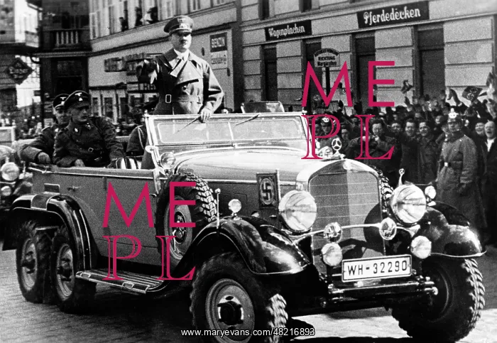 : Adolf Hitler : Adolf Hitler