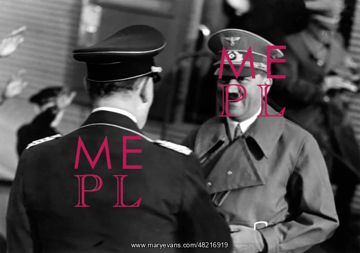 : Adolf Hitler : Adolf Hitler