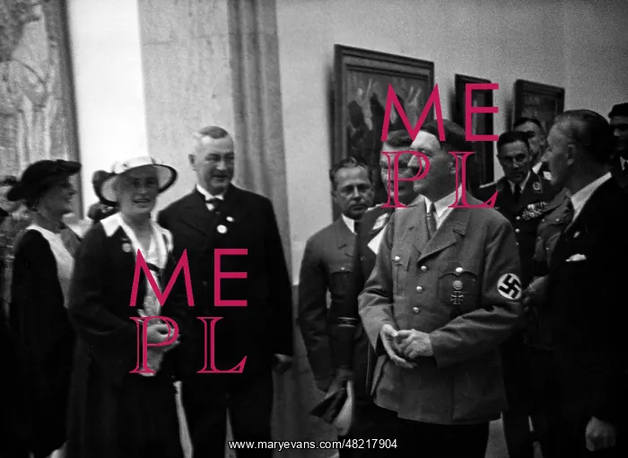 : Adolf Hitler : Adolf Hitler