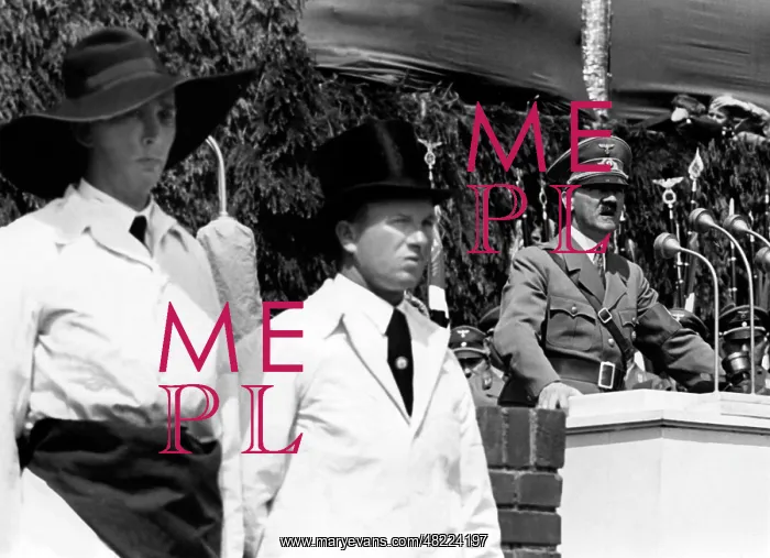 : Adolf Hitler : Adolf Hitler