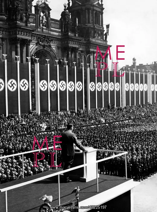 : Adolf Hitler : Adolf Hitler