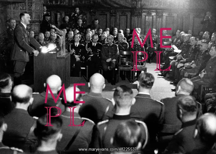 : Adolf Hitler : Adolf Hitler