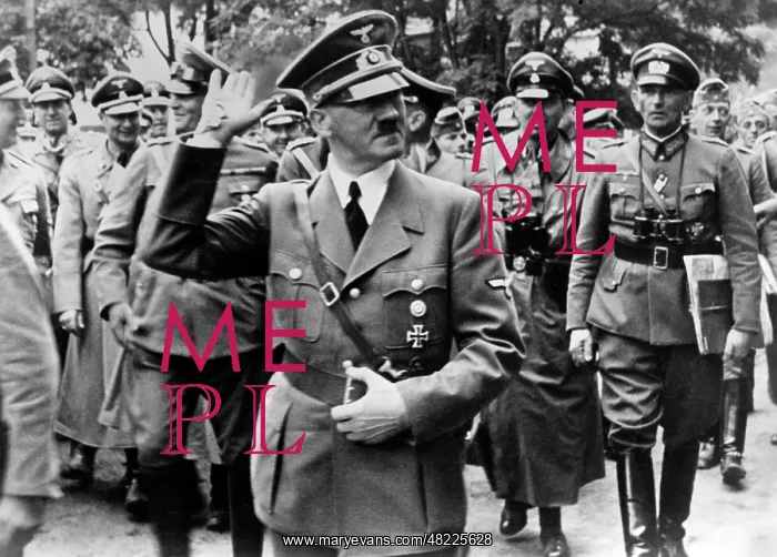: Adolf Hitler : Adolf Hitler
