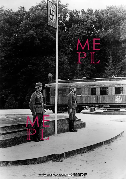 : Adolf Hitler : Adolf Hitler