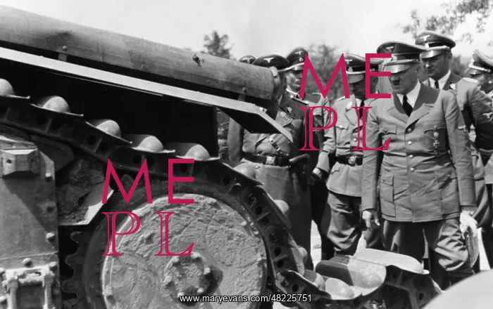 : Adolf Hitler : Adolf Hitler