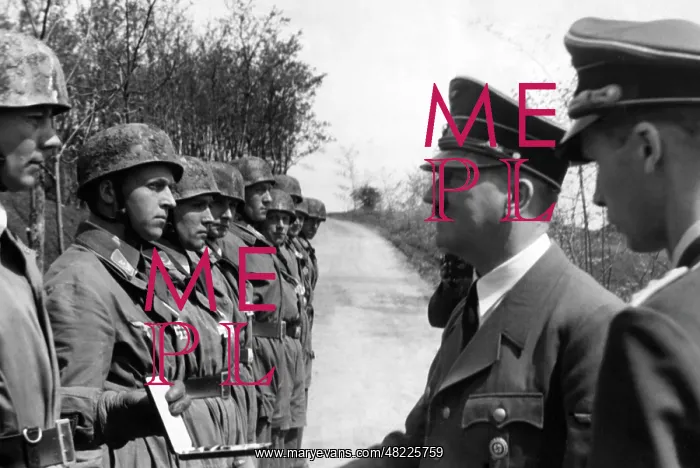 : Adolf Hitler : Adolf Hitler