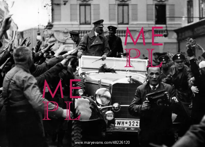 : Adolf Hitler : Adolf Hitler