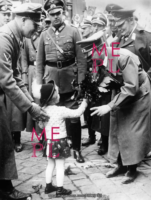 : Adolf Hitler : Adolf Hitler