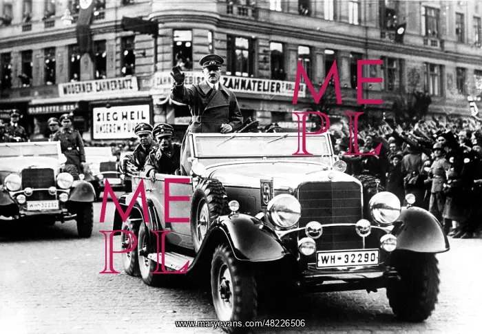 : Adolf Hitler : Adolf Hitler