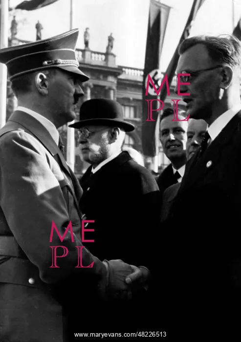 : Adolf Hitler : Adolf Hitler