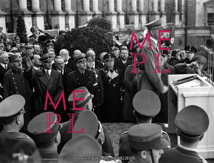 : Adolf Hitler : Adolf Hitler