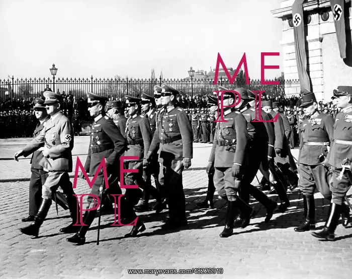 : Adolf Hitler : Adolf Hitler
