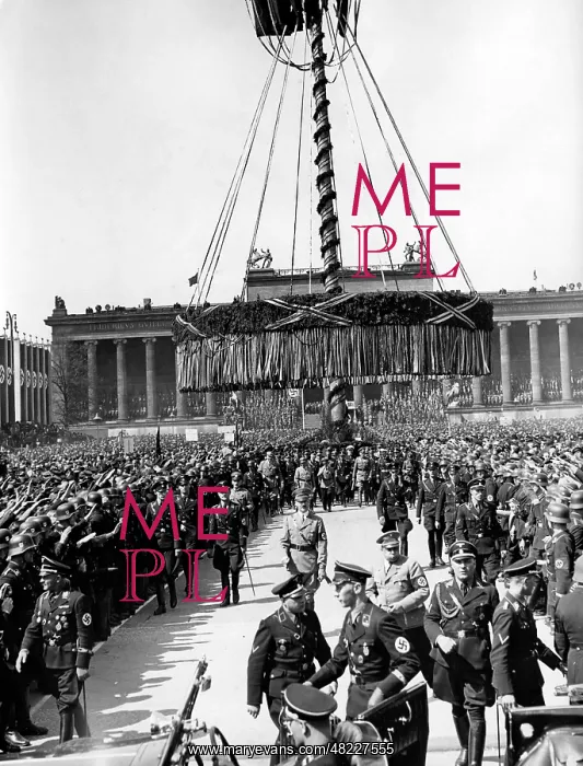 : Adolf Hitler : Adolf Hitler
