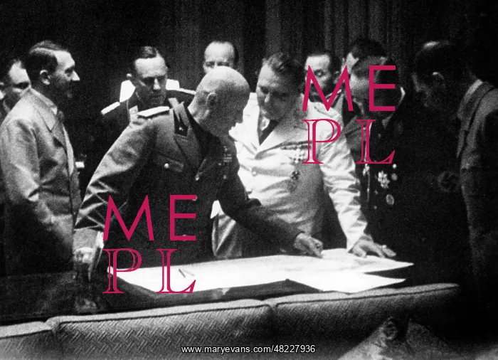 : Adolf Hitler : Adolf Hitler