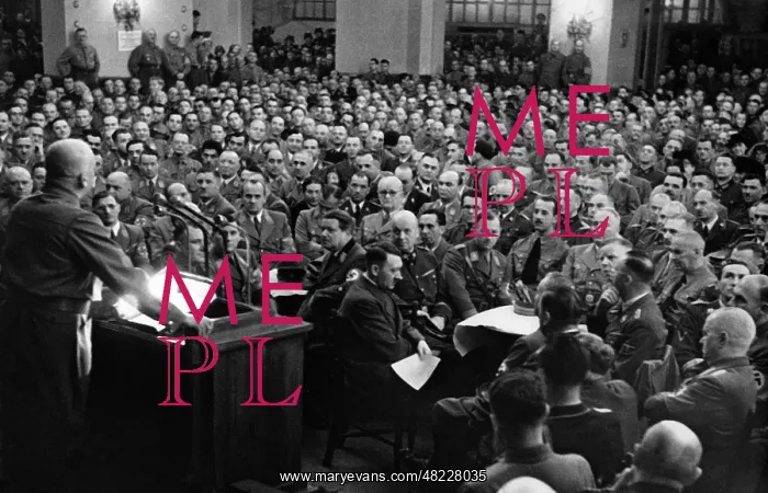 : Adolf Hitler : Adolf Hitler