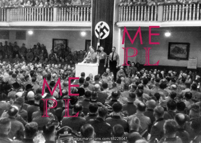 : Adolf Hitler : Adolf Hitler