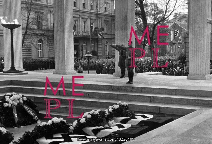 : Adolf Hitler : Adolf Hitler