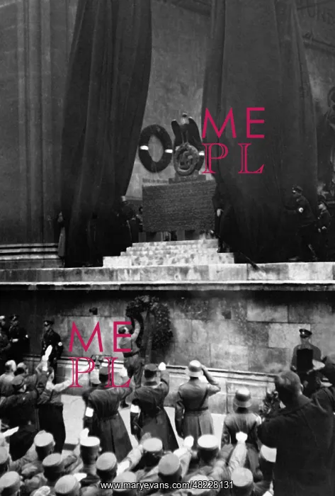 : Adolf Hitler : Adolf Hitler