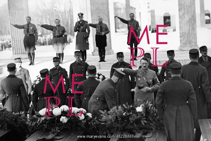 : Adolf Hitler : Adolf Hitler