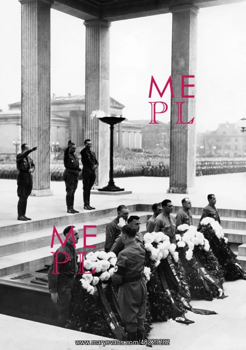 : Adolf Hitler : Adolf Hitler