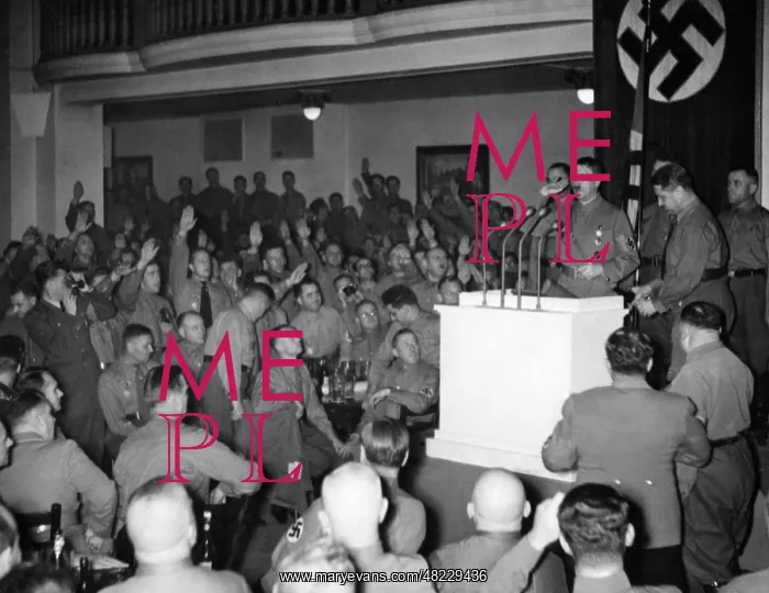 : Adolf Hitler : Adolf Hitler