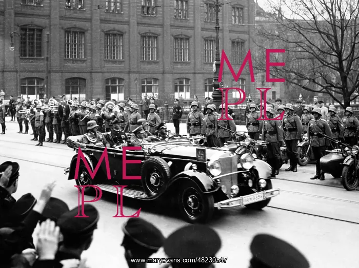 : Adolf Hitler : Adolf Hitler