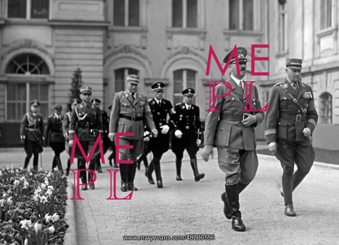 : Adolf Hitler : Adolf Hitler