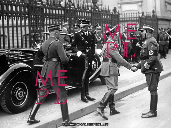 : Adolf Hitler : Adolf Hitler