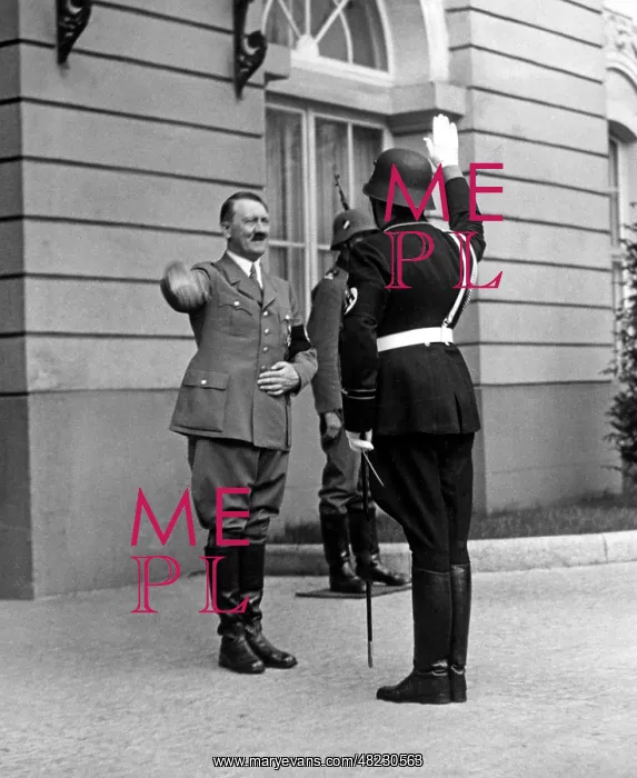 : Adolf Hitler : Adolf Hitler
