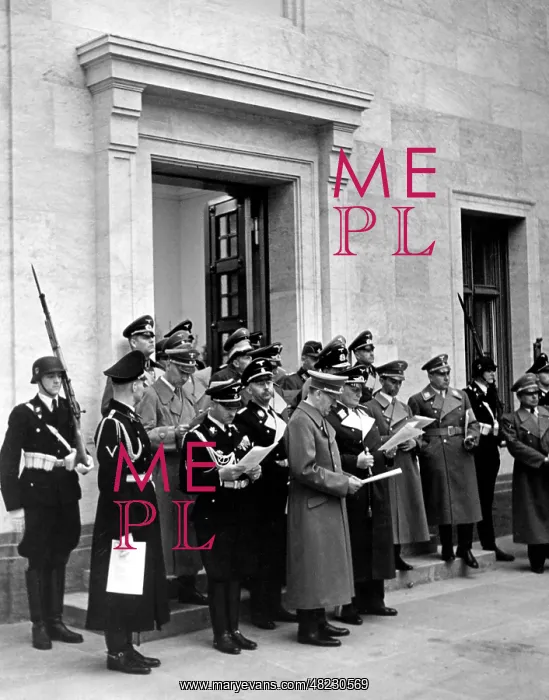 : Adolf Hitler : Adolf Hitler