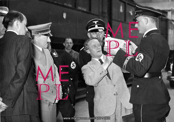 : Adolf Hitler, Albert Speer and Josef Thorak in Munich, 1936 : Adolf Hitler, Albert Speer and Josef Thorak in Munich, 1936