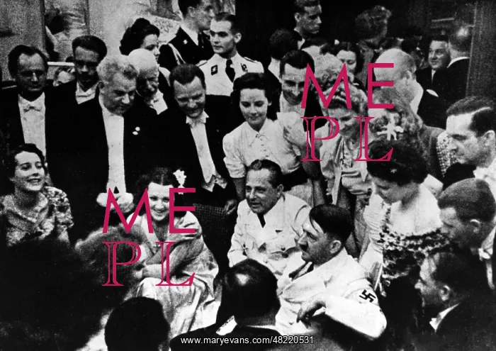 : Adolf Hitler at the artists reception at the inauguratio : Adolf Hitler at the artists reception at the inauguratio