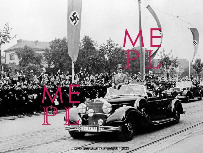  : Adolf Hitler in Austria, 1938