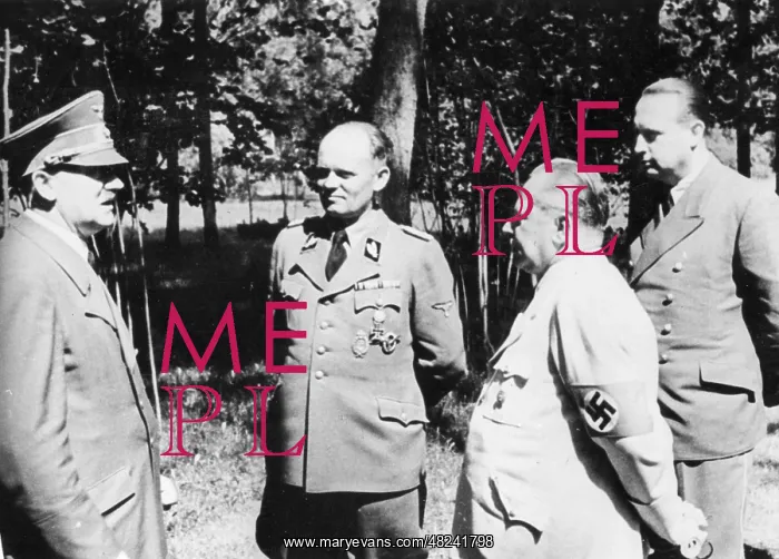 : Adolf Hitler, Bauer, Heinrich Hoffmann, Walter Hewel, 1944 : Adolf Hitler, Bauer, Heinrich Hoffmann, Walter Hewel, 1944