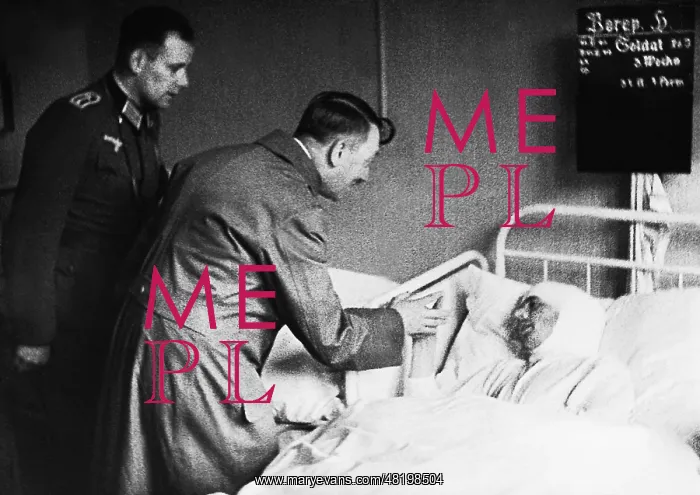 : Adolf Hitler at the bedside of a wounded soldier : Adolf Hitler at the bedside of a wounded soldier