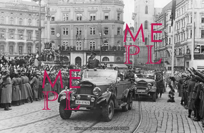 : Adolf Hitler in Bruenn, 1939 : Adolf Hitler in Bruenn, 1939