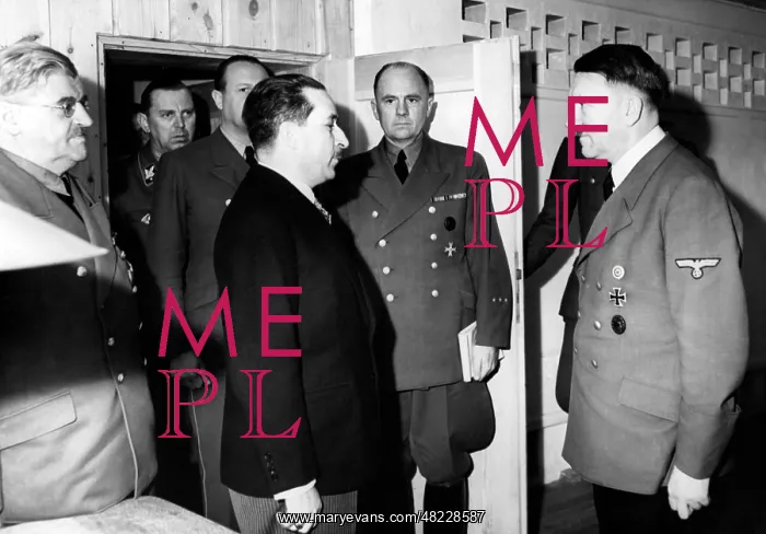 : Adolf Hitler with the Bulgarian delegate Draganov 1942 : Adolf Hitler with the Bulgarian delegate Draganov 1942
