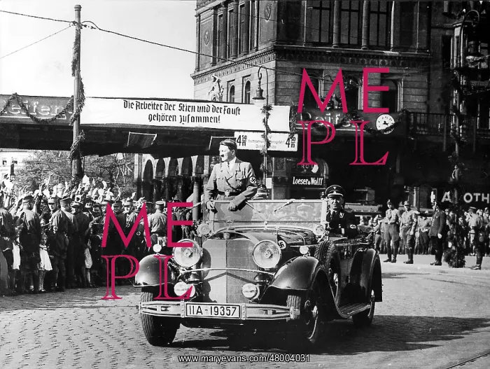 : Adolf Hitler in car driving through Berlin : Adolf Hitler in car driving through Berlin