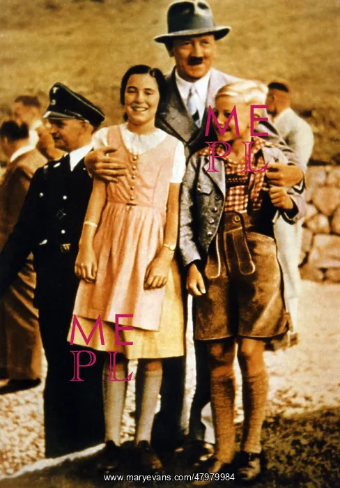 : Adolf Hitler with Children : Adolf Hitler with Children