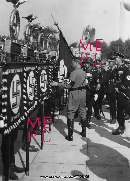 : Adolf Hitler at the consecration of the Blood : Adolf Hitler at the consecration of the Blood