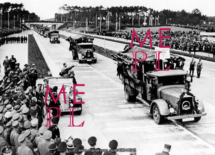 : Adolf Hitler in Darmstadt, 1935 : Adolf Hitler in Darmstadt, 1935