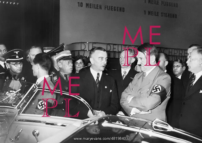 : Adolf Hitler with Director Kissel at the opening of the Inte : Adolf Hitler with Director Kissel at the opening of the Inte
