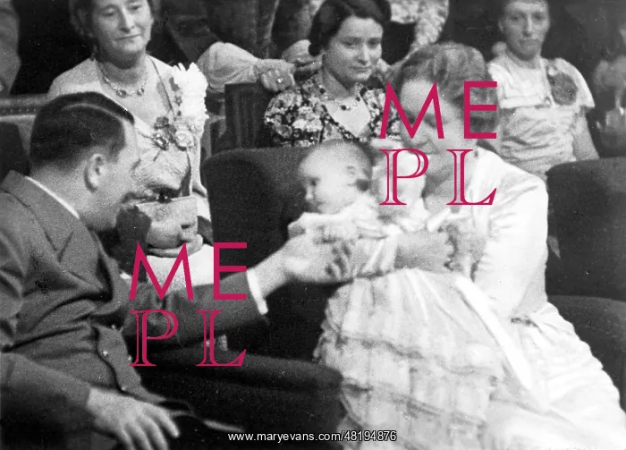 : Adolf Hitler with Emmy and Edda Goering 1938 : Adolf Hitler with Emmy and Edda Goering 1938