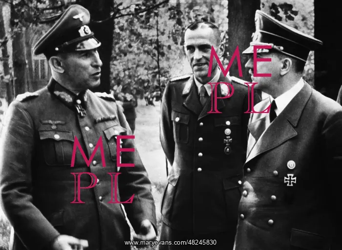 : Adolf Hitler with General Colonel Rudolf Schmidt, 1942 : Adolf Hitler with General Colonel Rudolf Schmidt, 1942