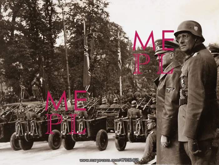 : Adolf Hitler and General von Weichs, Warsaw : Adolf Hitler and General von Weichs, Warsaw